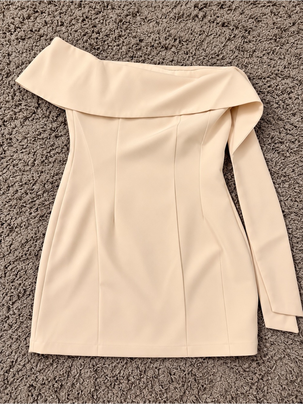 superdown Cream One-Shoulder Bodycon Dress